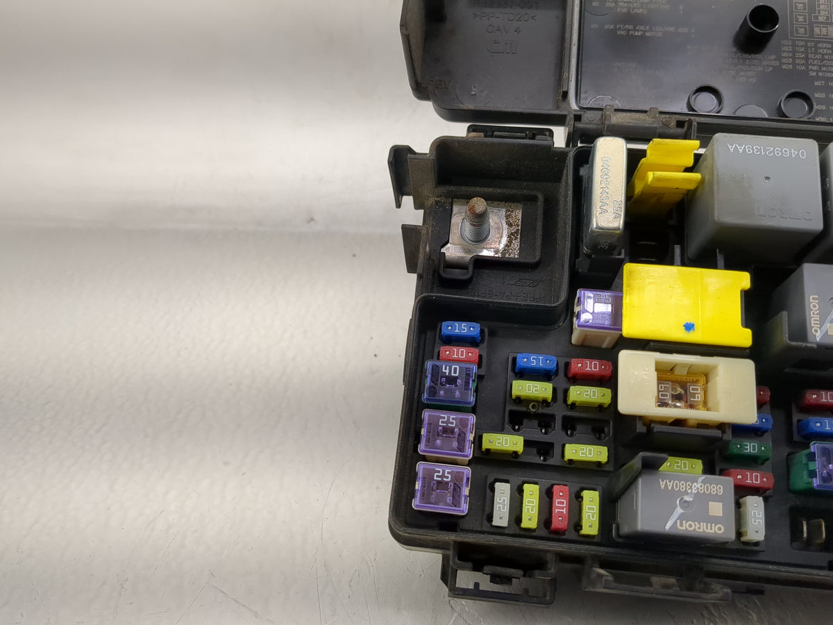 2020 Jeep Grand Cherokee Fusebox Fuse Box Panel Relay Module P/N:68239606AA Fits OEM Used Auto Parts - Oemusedautoparts1.com