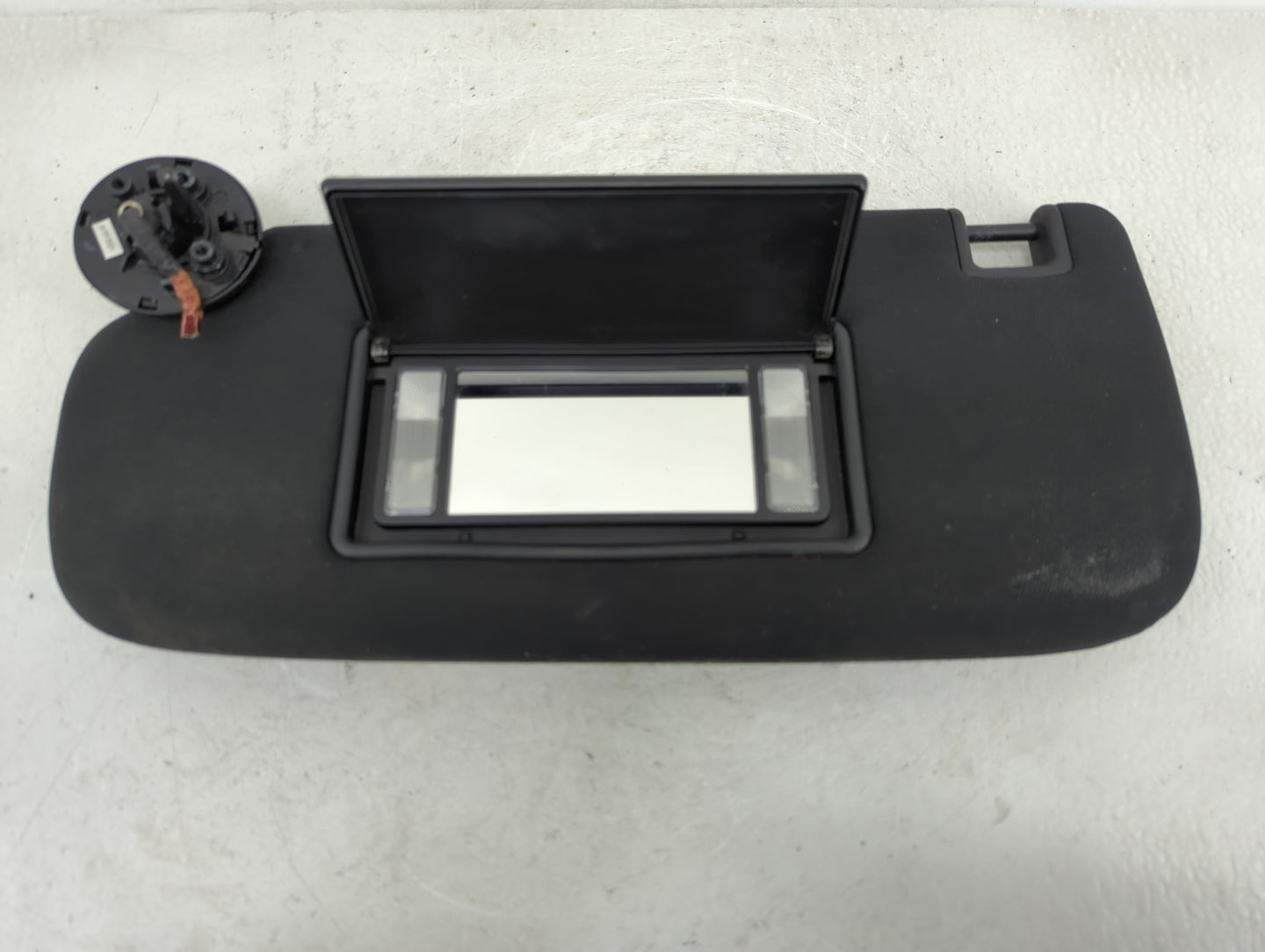 2014-2022 Jeep Grand Cherokee Sun Visor Shade Replacement Driver Left Mirror Fits OEM Used Auto Parts - Oemusedautoparts1.co