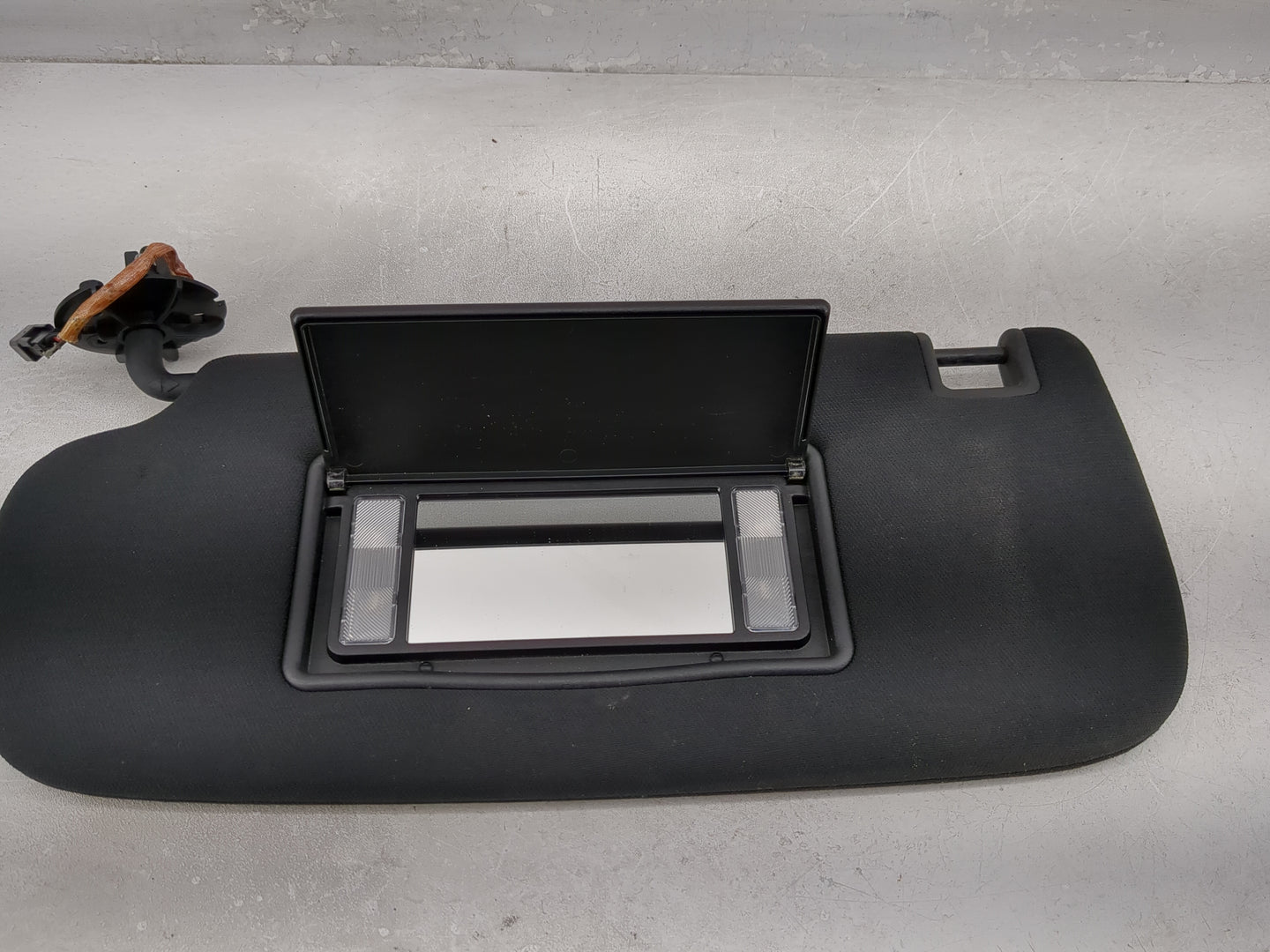 2014-2022 Jeep Grand Cherokee Sun Visor Shade Replacement Driver Left Mirror Fits OEM Used Auto Parts - Oemusedautoparts1.co