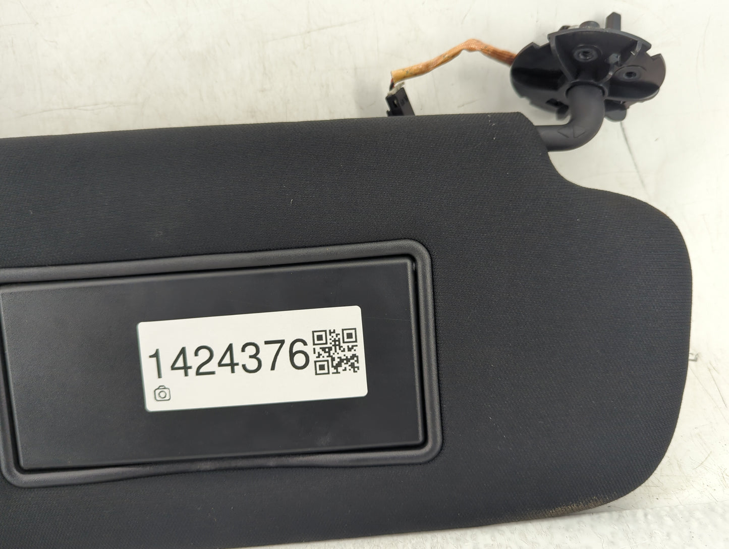 2014-2022 Jeep Grand Cherokee Sun Visor Shade Replacement Passenger Right Mirror Fits OEM Used Auto Parts - Oemusedautoparts
