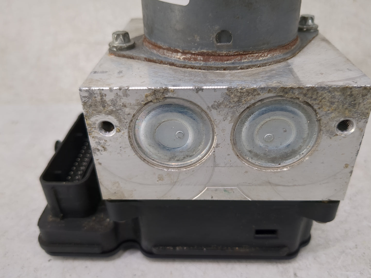 2019-2020 Jeep Grand Cherokee ABS Pump Control Module Replacement P/N:JY9344C091AHF Fits Fits 2019 2020 OEM Used Auto Parts 