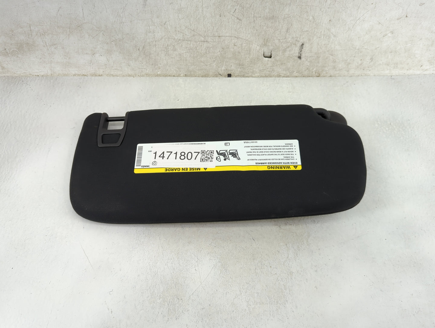 2014-2022 Jeep Grand Cherokee Sun Visor Shade Replacement Driver Left Mirror Fits OEM Used Auto Parts - Oemusedautoparts1.co