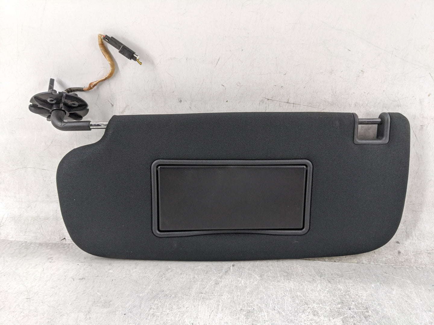 2014-2022 Jeep Grand Cherokee Sun Visor Shade Replacement Driver Left Mirror Fits OEM Used Auto Parts - Oemusedautoparts1.co