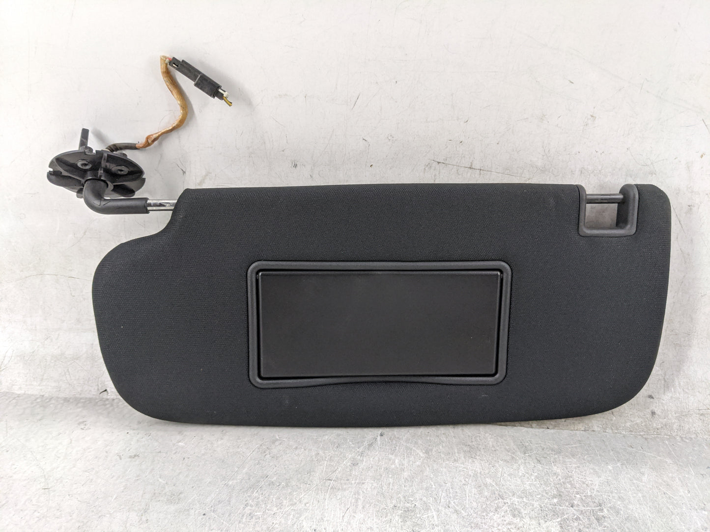2014-2022 Jeep Grand Cherokee Sun Visor Shade Replacement Driver Left Mirror Fits OEM Used Auto Parts - Oemusedautoparts1.co