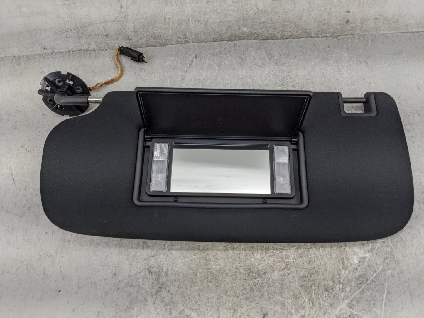2014-2022 Jeep Grand Cherokee Sun Visor Shade Replacement Driver Left Mirror Fits OEM Used Auto Parts - Oemusedautoparts1.co