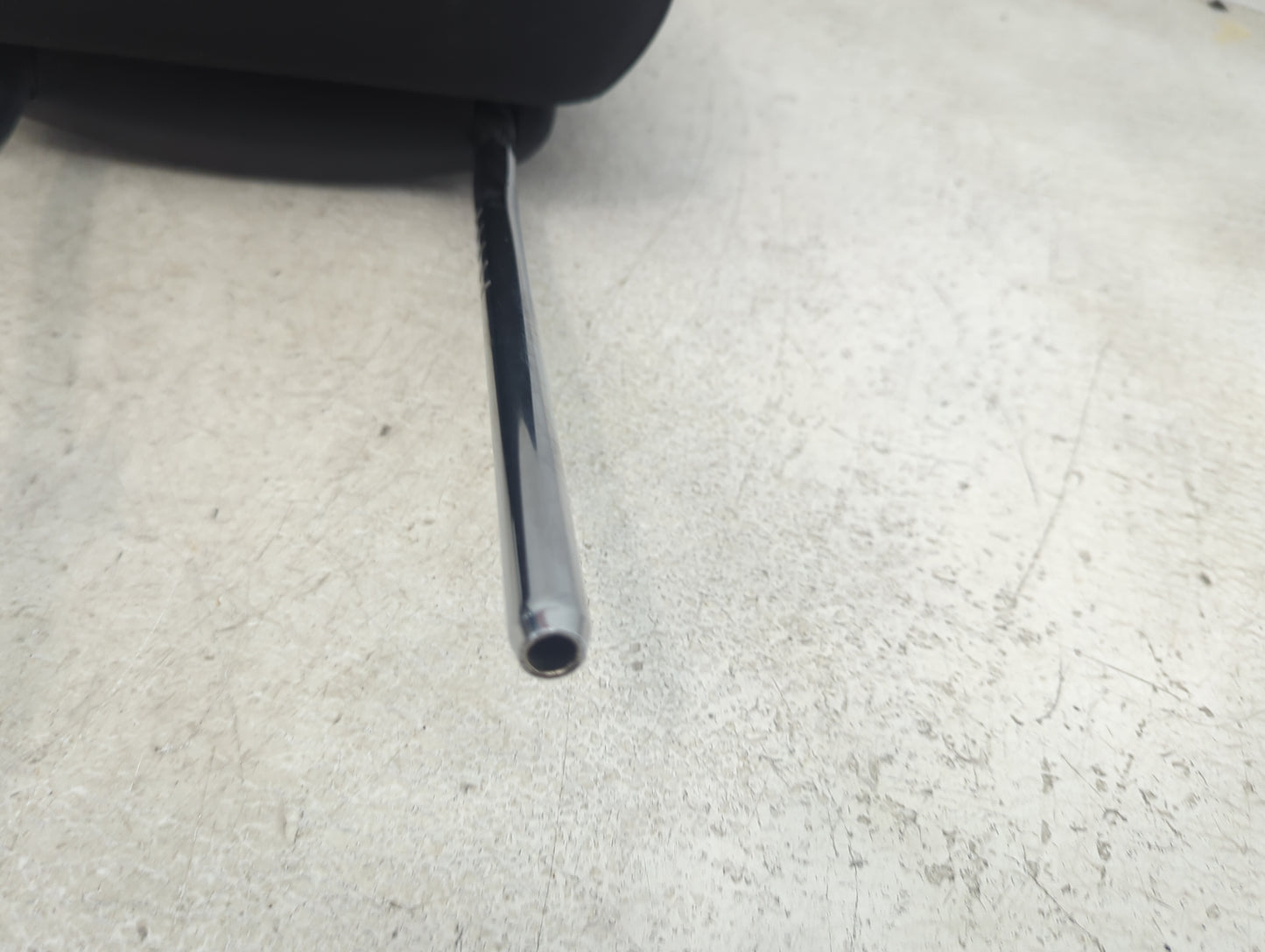 2020 Jeep Grand Cherokee Headrest Head Rest Front Driver Seat Black - Oemusedautoparts1.com