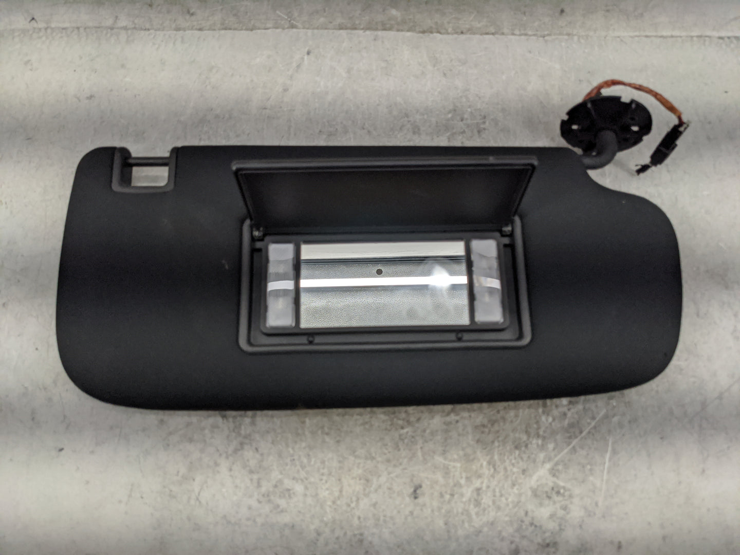2014-2022 Jeep Grand Cherokee Sun Visor Shade Replacement Passenger Right Mirror Fits OEM Used Auto Parts - Oemusedautoparts