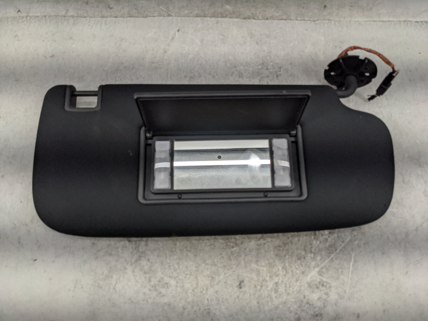 2014-2022 Jeep Grand Cherokee Sun Visor Shade Replacement Passenger Right Mirror Fits OEM Used Auto Parts - Oemusedautoparts