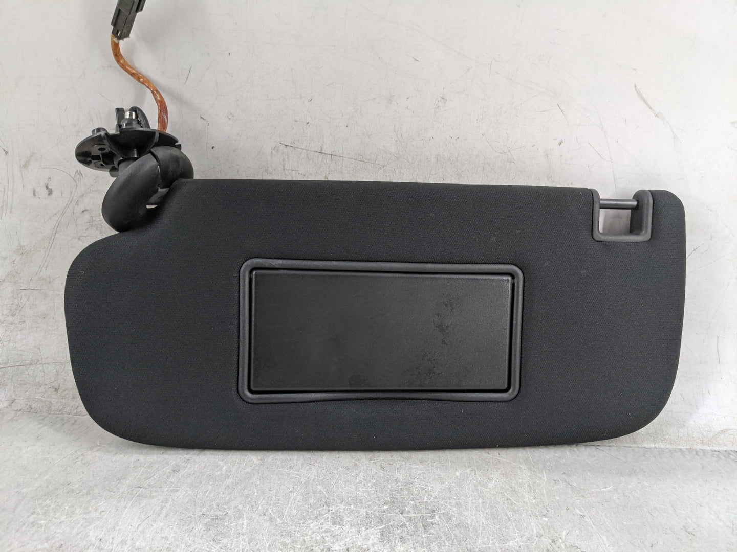 2014-2022 Jeep Grand Cherokee Sun Visor Shade Replacement Driver Left Mirror Fits OEM Used Auto Parts - Oemusedautoparts1.co