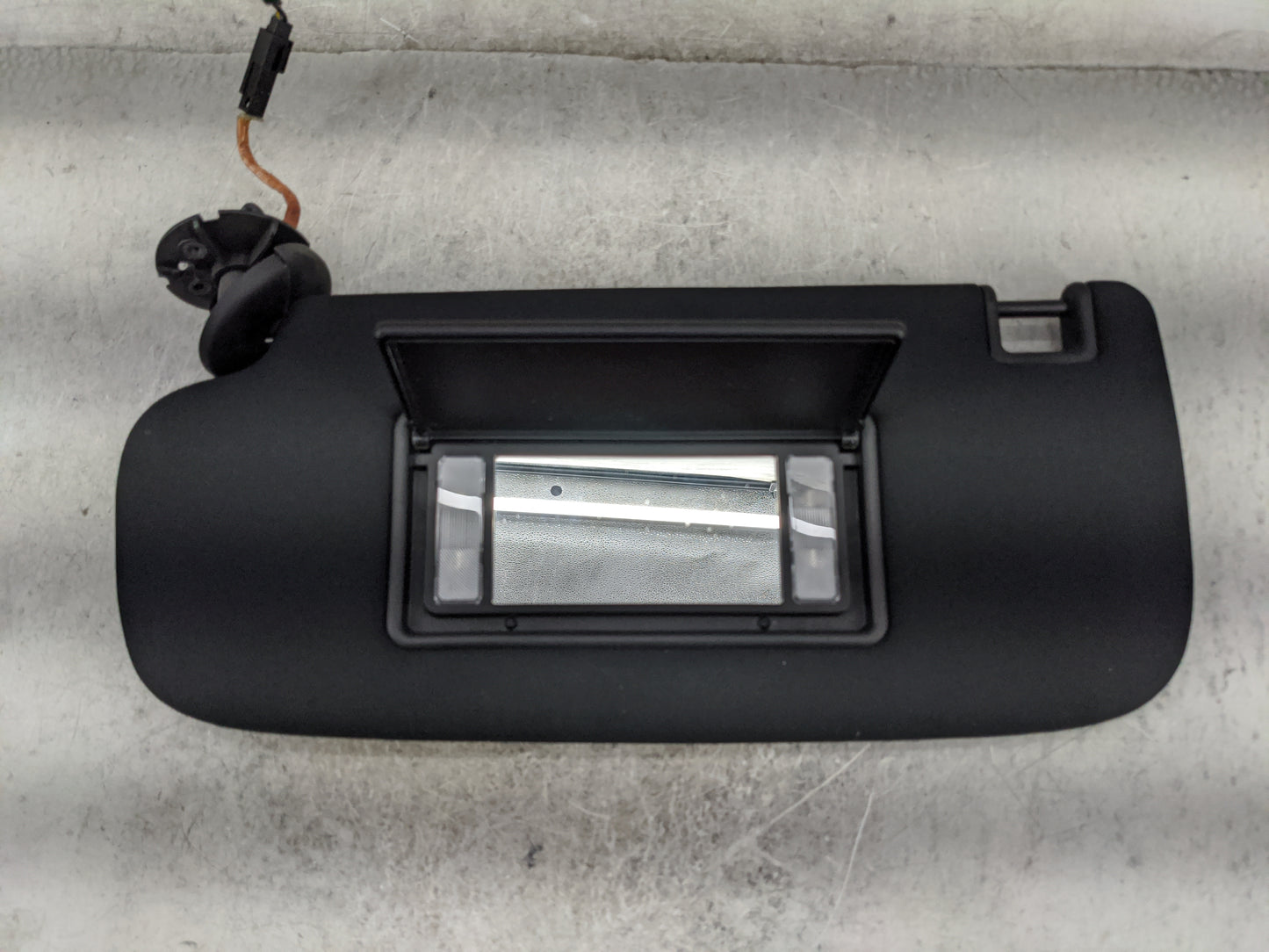 2014-2022 Jeep Grand Cherokee Sun Visor Shade Replacement Driver Left Mirror Fits OEM Used Auto Parts - Oemusedautoparts1.co