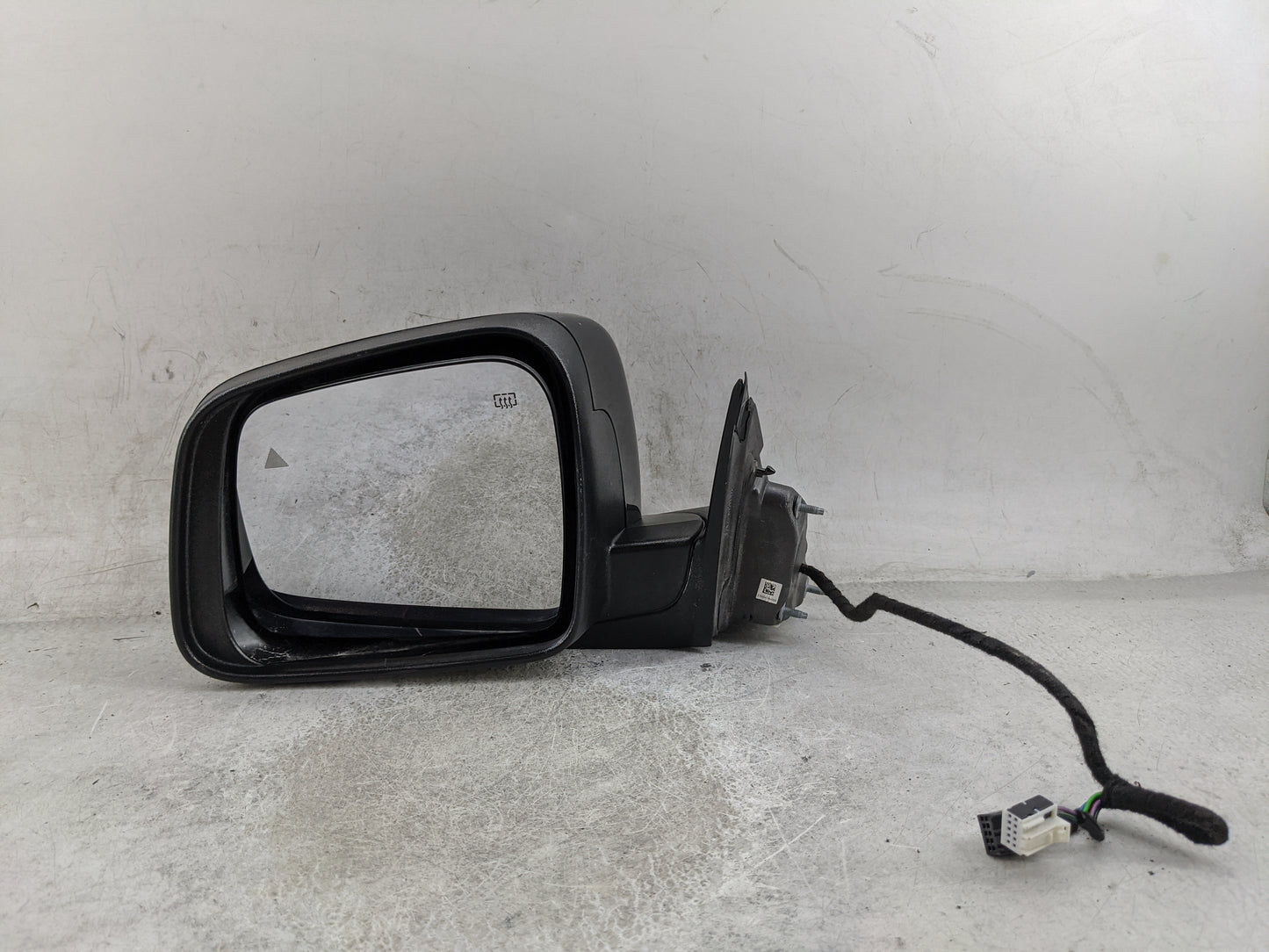 2020 Jeep Grand Cherokee Driver Side View Mirror - Left Door Mirror OEM Used - Oemusedautoparts1.com