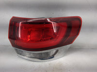 2015-2021 Jeep Grand Cherokee Tail Light Assembly Passenger Right OEM P/N:P68471328AA F00 HTC 413 800 Fits OEM Used Auto Par