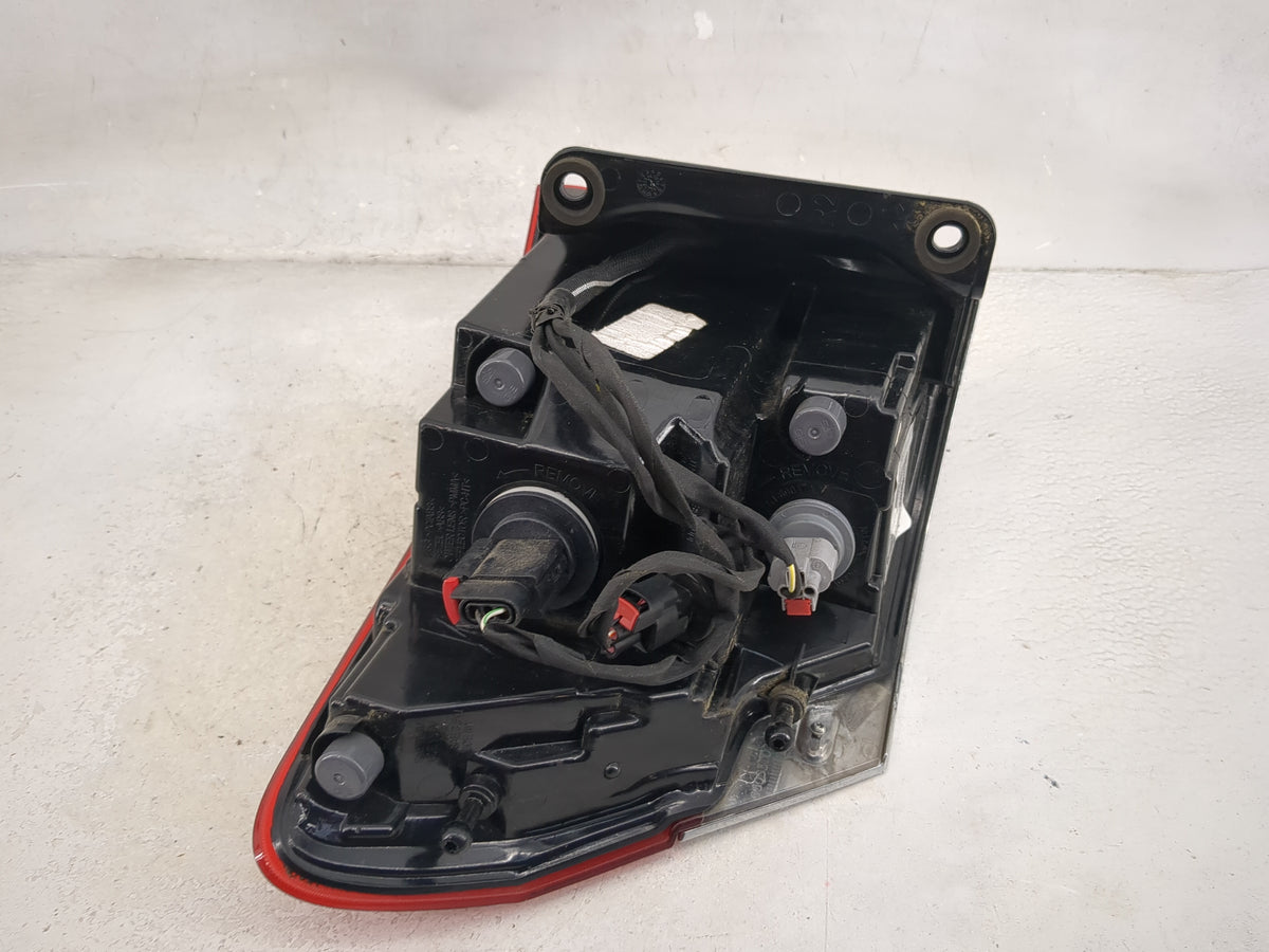 2015-2021 Jeep Grand Cherokee Tail Light Assembly Passenger Right OEM P/N:P68471328AA F00HTC413800 Fits OEM Used Auto Parts 