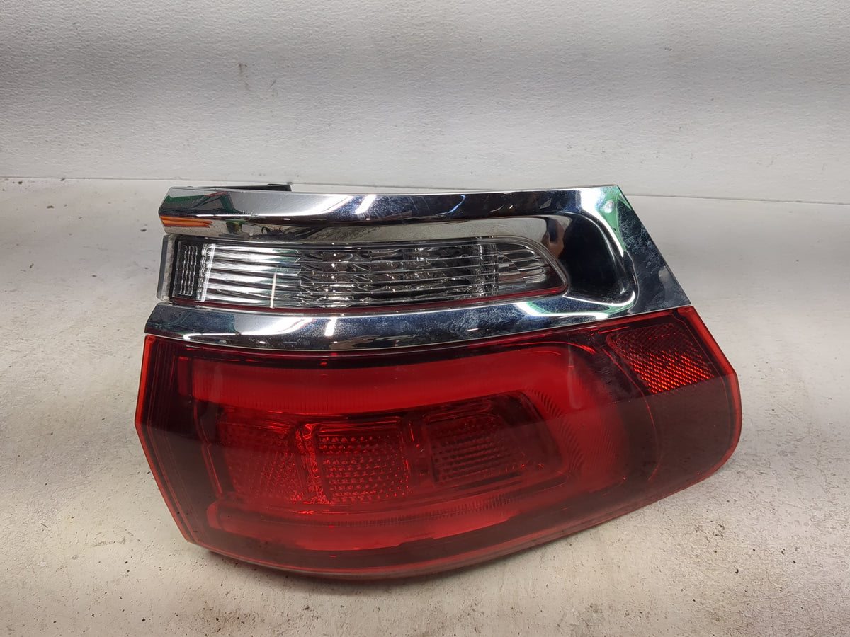 2014-2022 Jeep Grand Cherokee Tail Light Assembly Driver Left OEM P/N:P68471329AA 68471329AA Fits OEM Used Auto Parts - Oemu