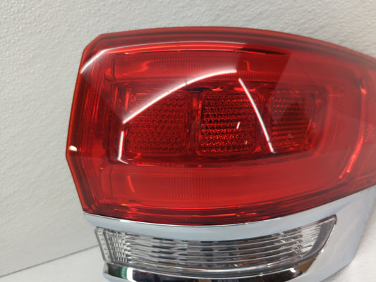 2015-2022 Jeep Grand Cherokee Tail Light Assembly Driver Left OEM P/N:HTC 4028 15 A P68110000AD Fits OEM Used Auto Parts