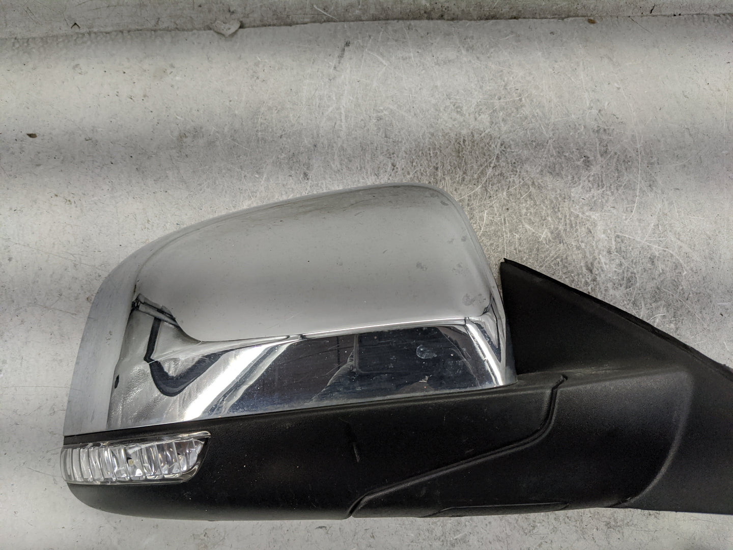 2019-2022 Jeep Grand Cherokee Passenger Side View Mirror - Right Door Mirror OEM Used - Oemusedautoparts1.com