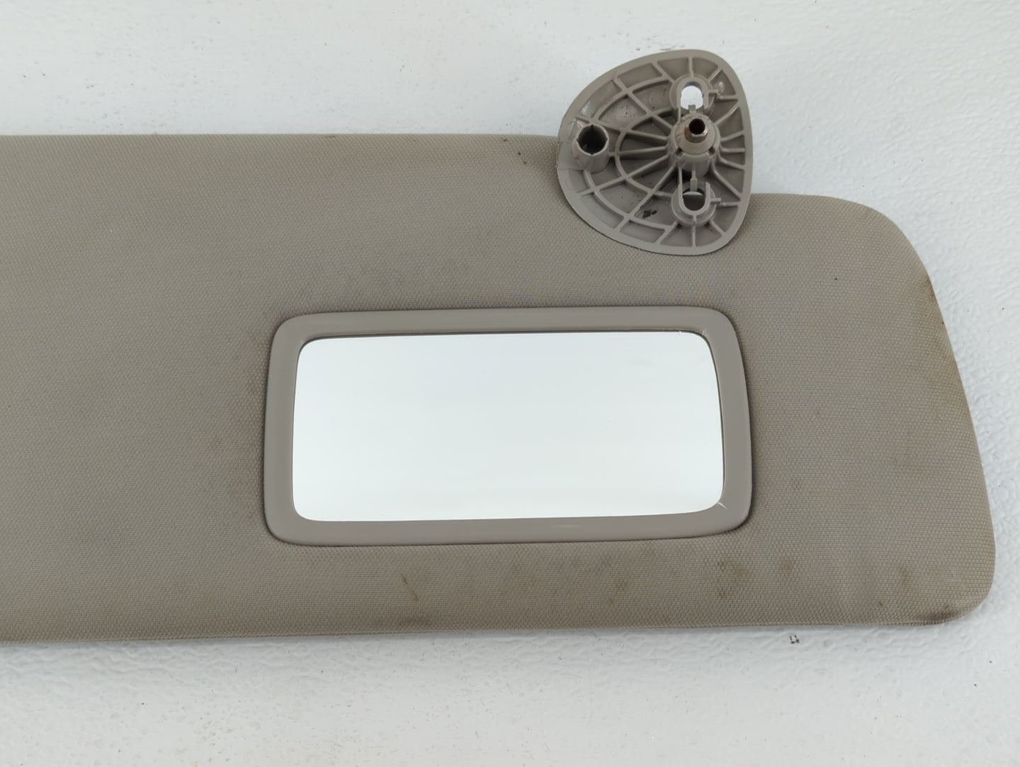 2014-2022 Jeep Grand Cherokee Sun Visor Shade Replacement Driver Left Mirror Fits OEM Used Auto Parts - Oemusedautoparts1.co