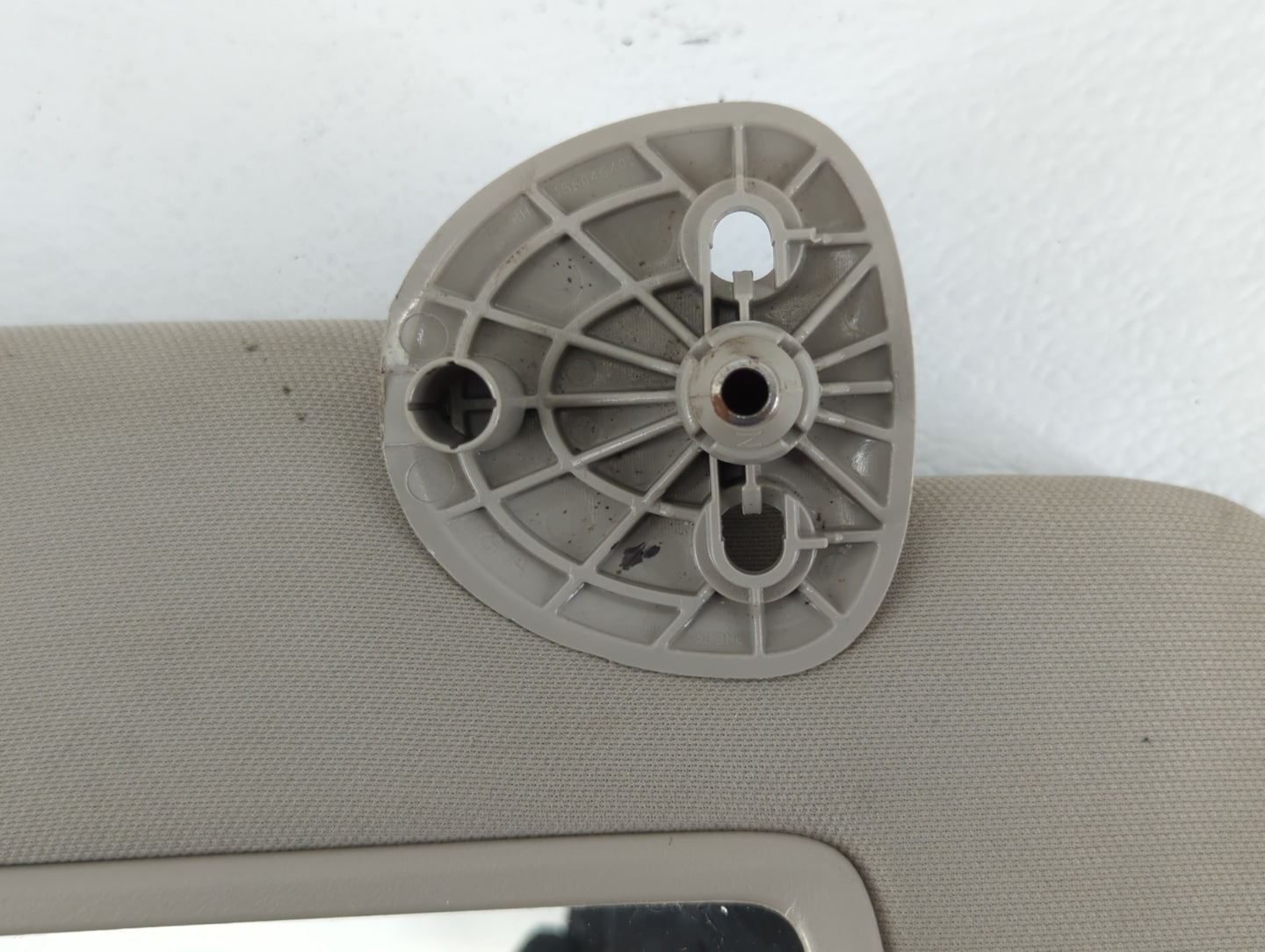 2014-2022 Jeep Grand Cherokee Sun Visor Shade Replacement Driver Left Mirror Fits OEM Used Auto Parts - Oemusedautoparts1.co