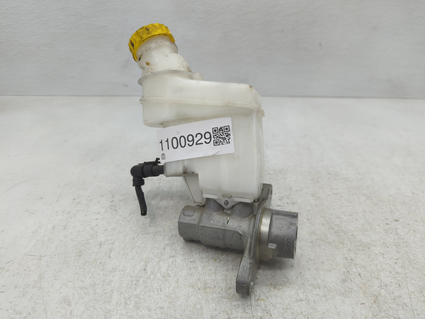 2019-2022 Jeep Renegade Brake Master Cylinder - Oemusedautoparts1.com