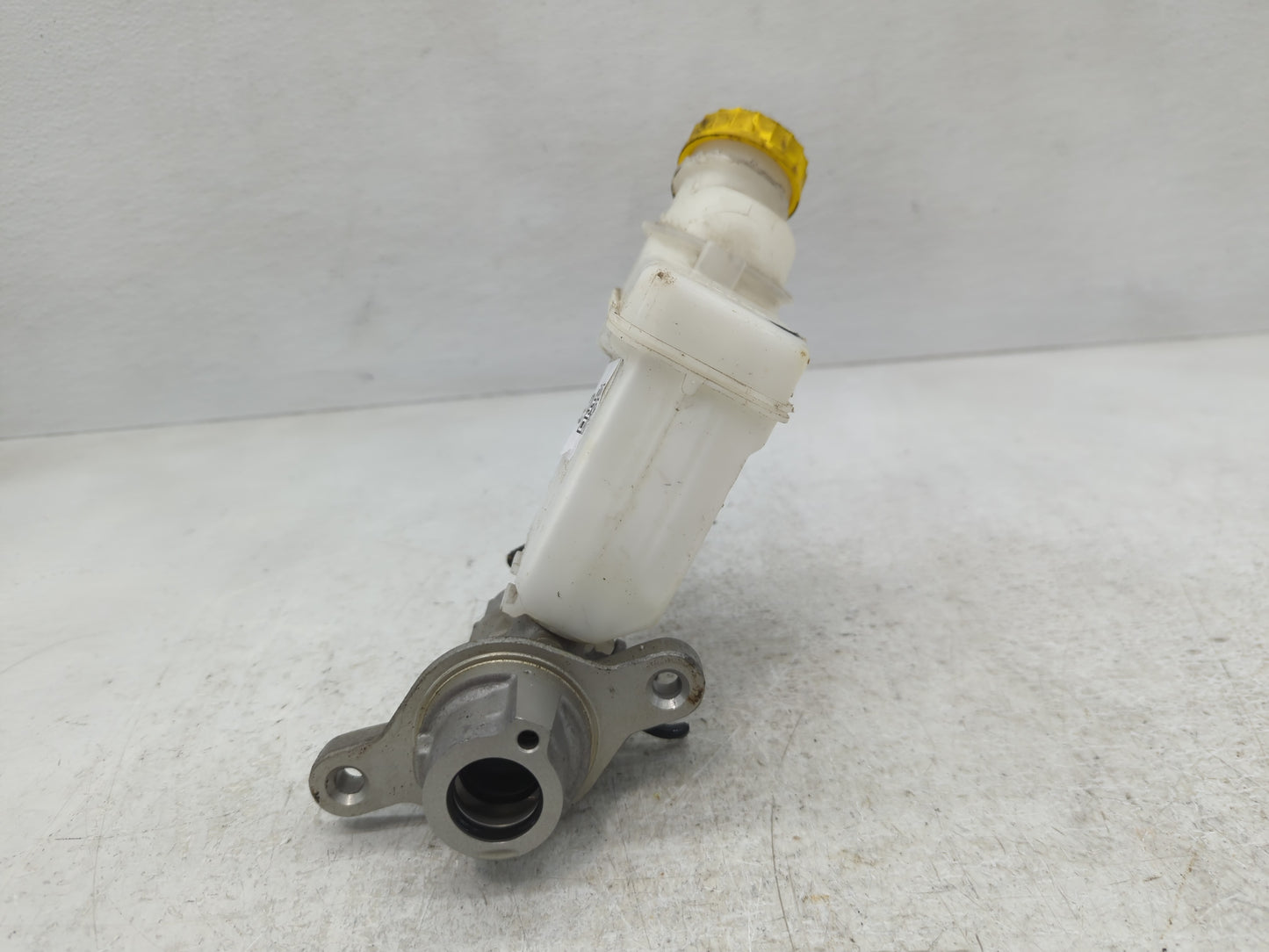 2019-2022 Jeep Renegade Brake Master Cylinder - Oemusedautoparts1.com