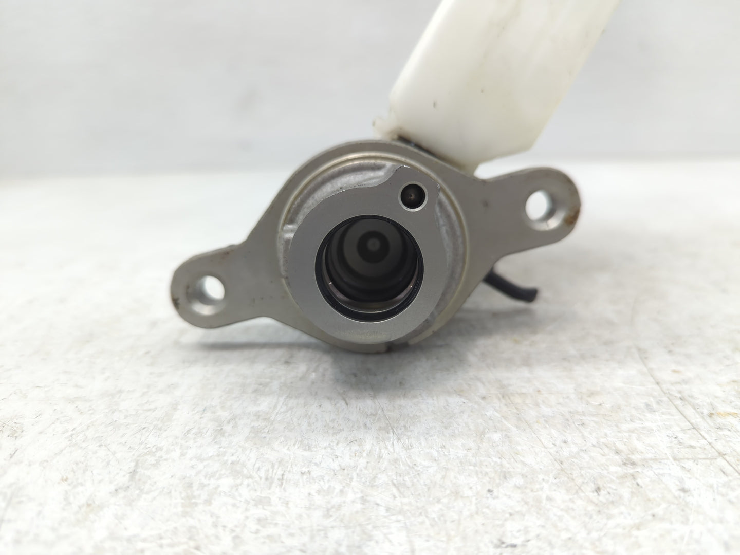 2019-2022 Jeep Renegade Brake Master Cylinder - Oemusedautoparts1.com