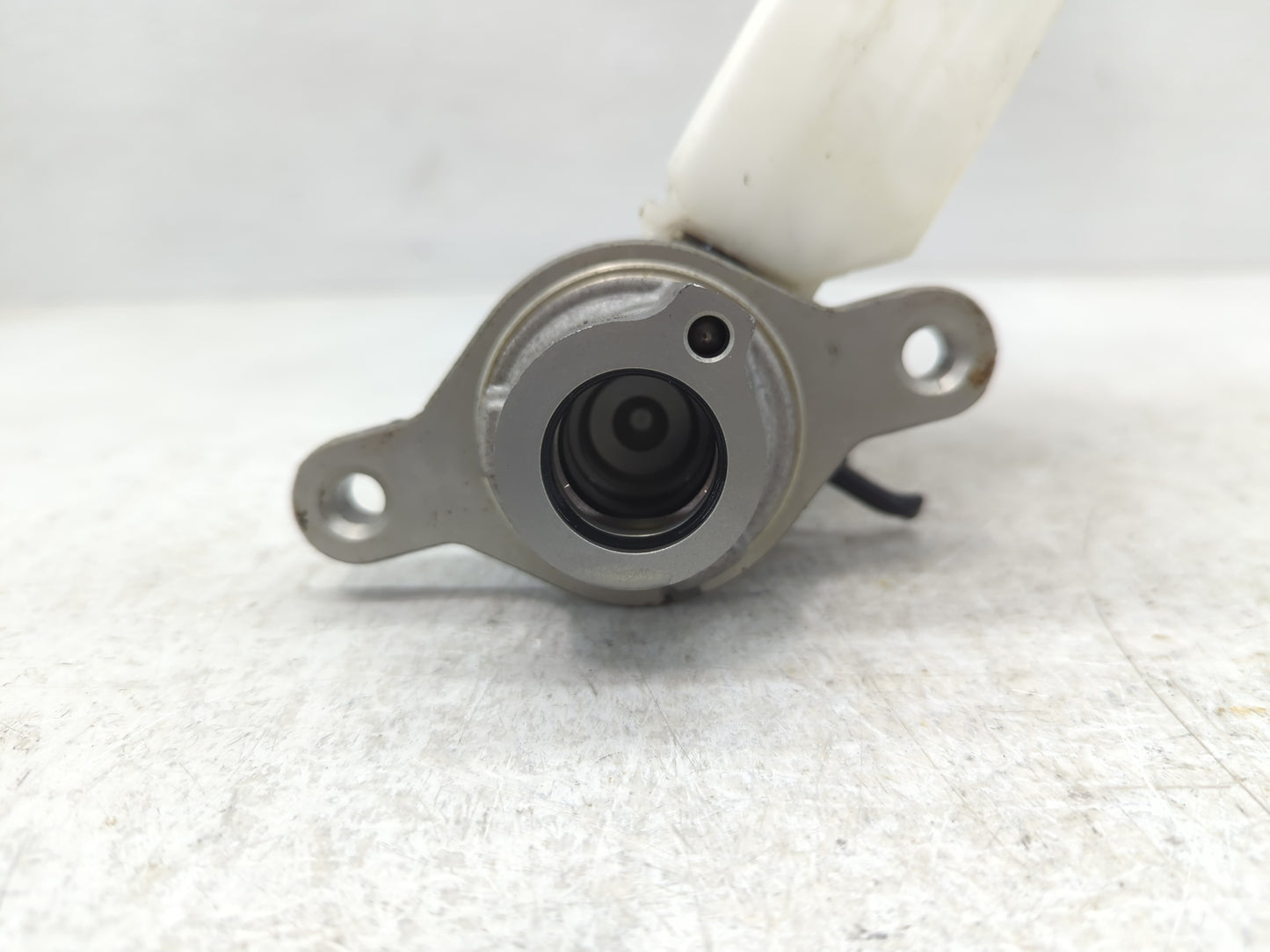 2019-2022 Jeep Renegade Brake Master Cylinder - Oemusedautoparts1.com