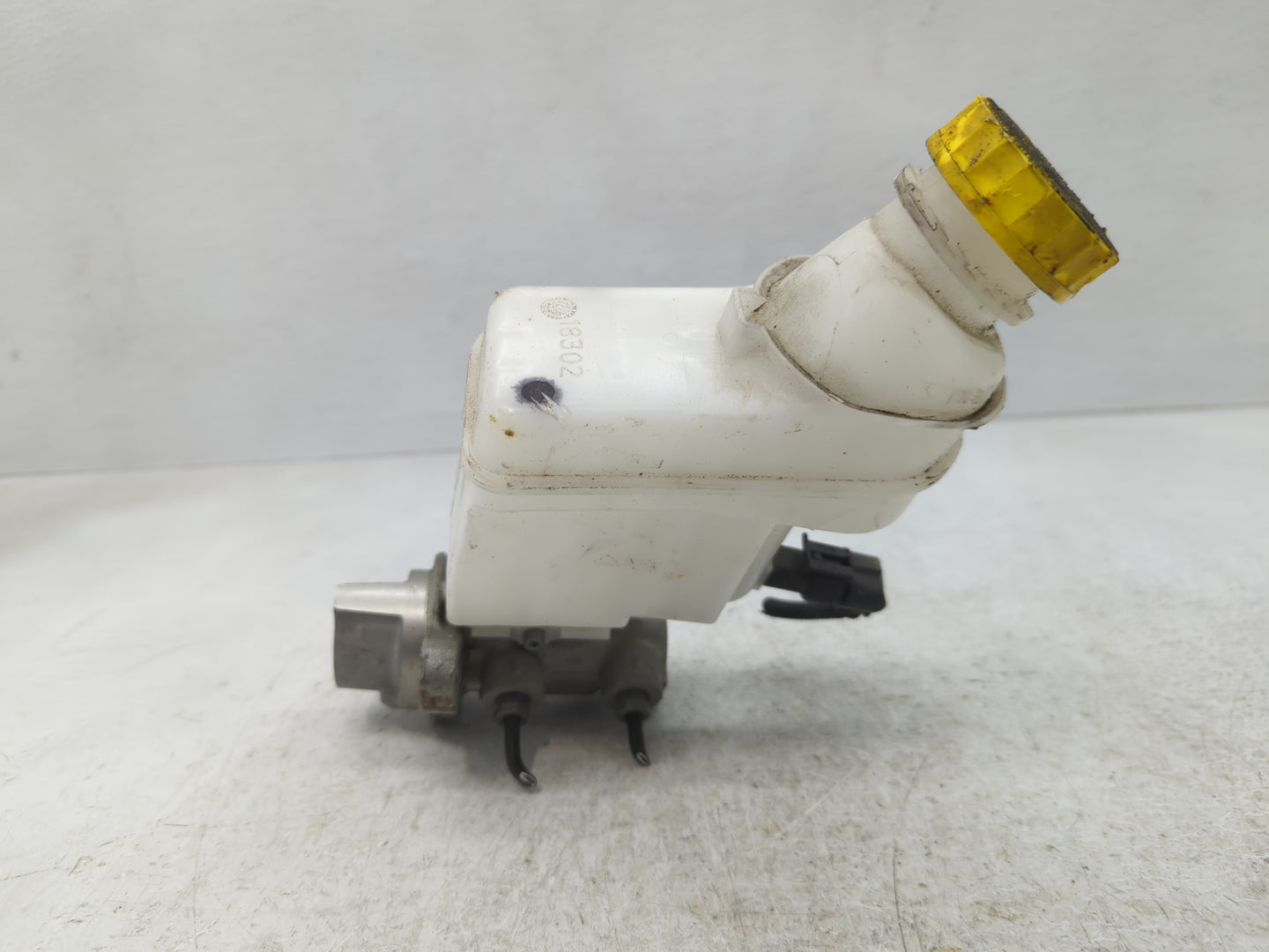 2019-2022 Jeep Renegade Brake Master Cylinder - Oemusedautoparts1.com