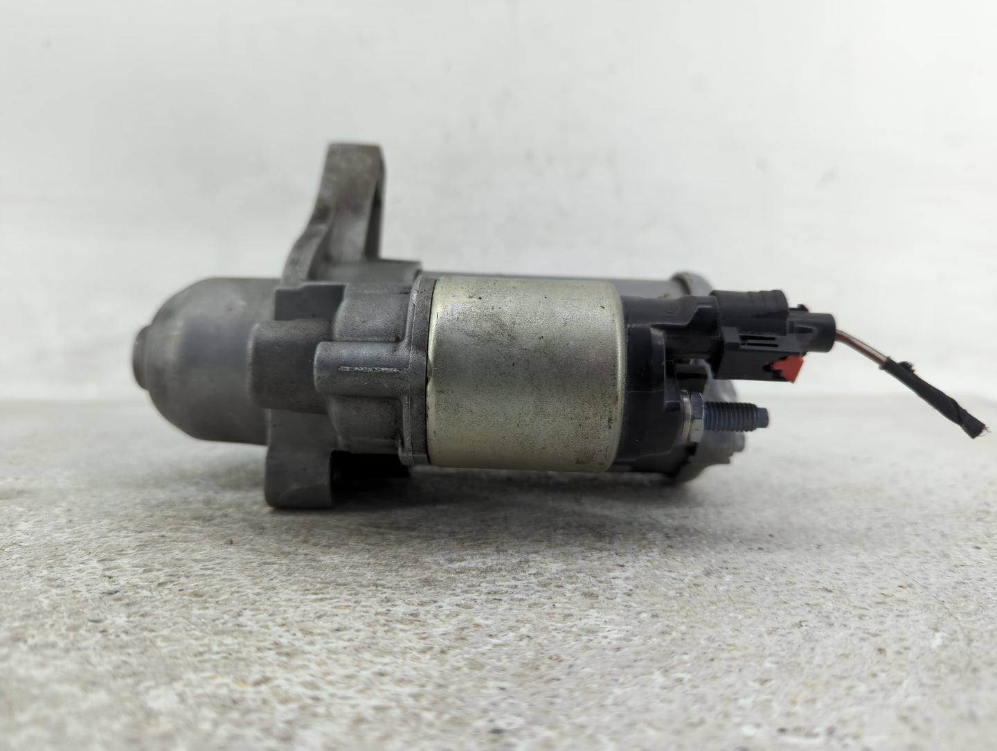 2019-2022 Jeep Renegade Car Starter Motor Solenoid OEM P/N:68411139AD Fits Fits 2019 2020 2021 2022 OEM Used Auto Parts - Oe