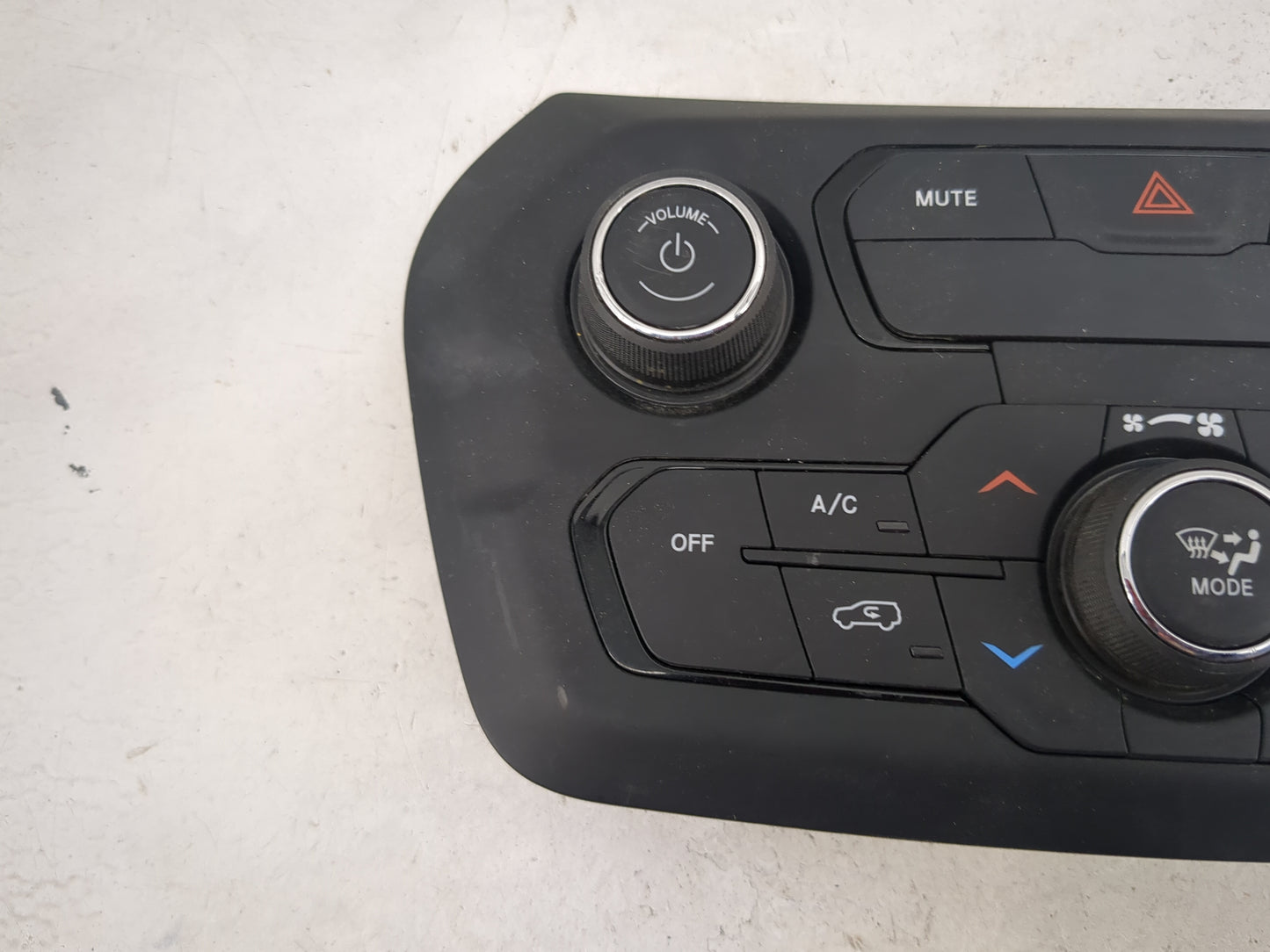 2018-2020 Jeep Renegade Climate Control Module Temperature AC/Heater Replacement P/N:07356941380 4000244D Fits Fits 2018 201