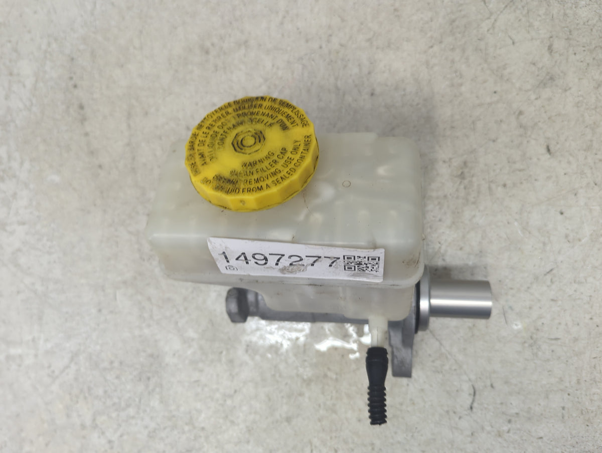2018-2022 Jeep Wrangler Brake Master Cylinder 1497277 - Oemusedautoparts1.com