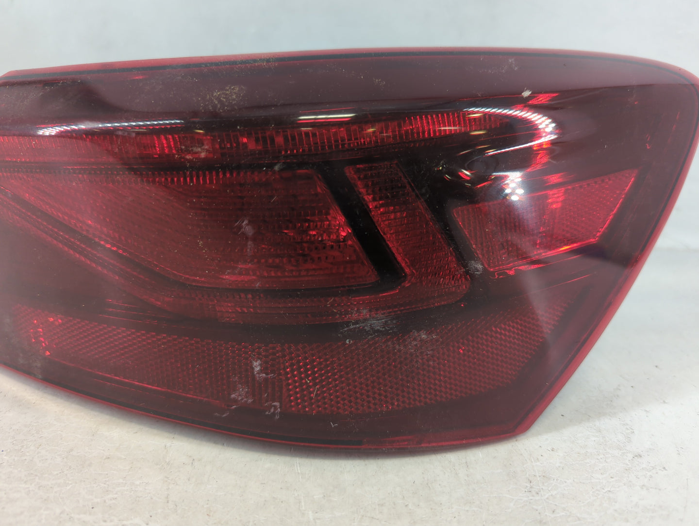 2019-2022 Kia Forte Tail Light Assembly Passenger Right OEM P/N:92402-M70 Fits Fits 2019 2020 2021 2022 OEM Used Auto Parts 