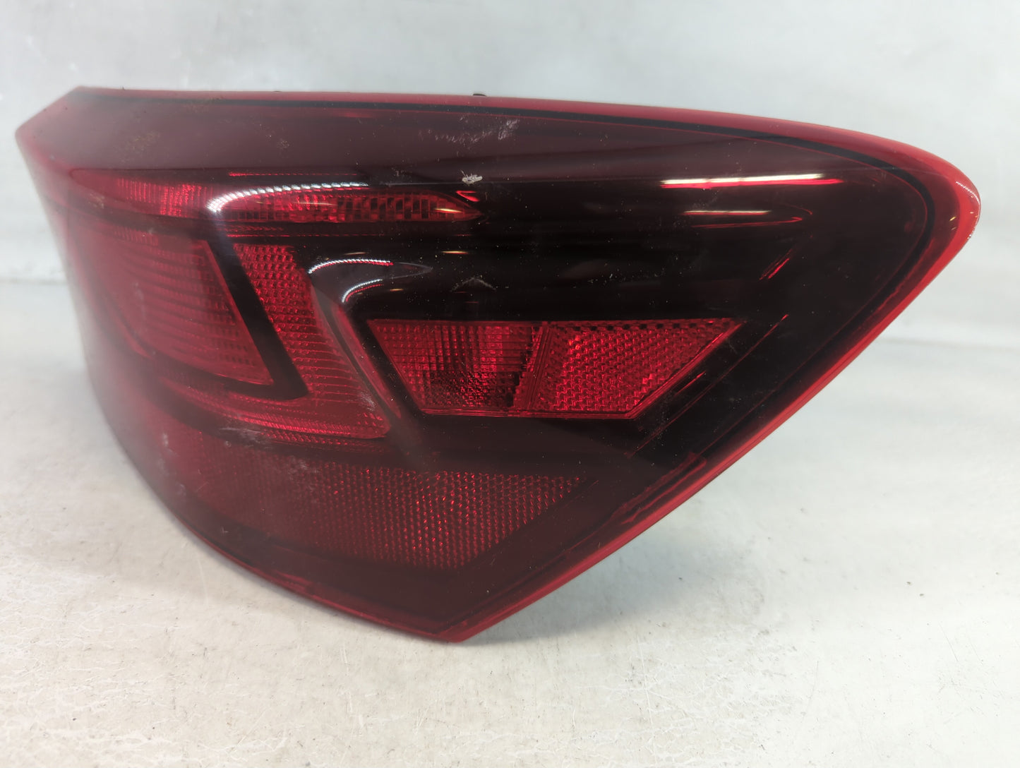 2019-2022 Kia Forte Tail Light Assembly Passenger Right OEM P/N:92402-M70 Fits Fits 2019 2020 2021 2022 OEM Used Auto Parts 