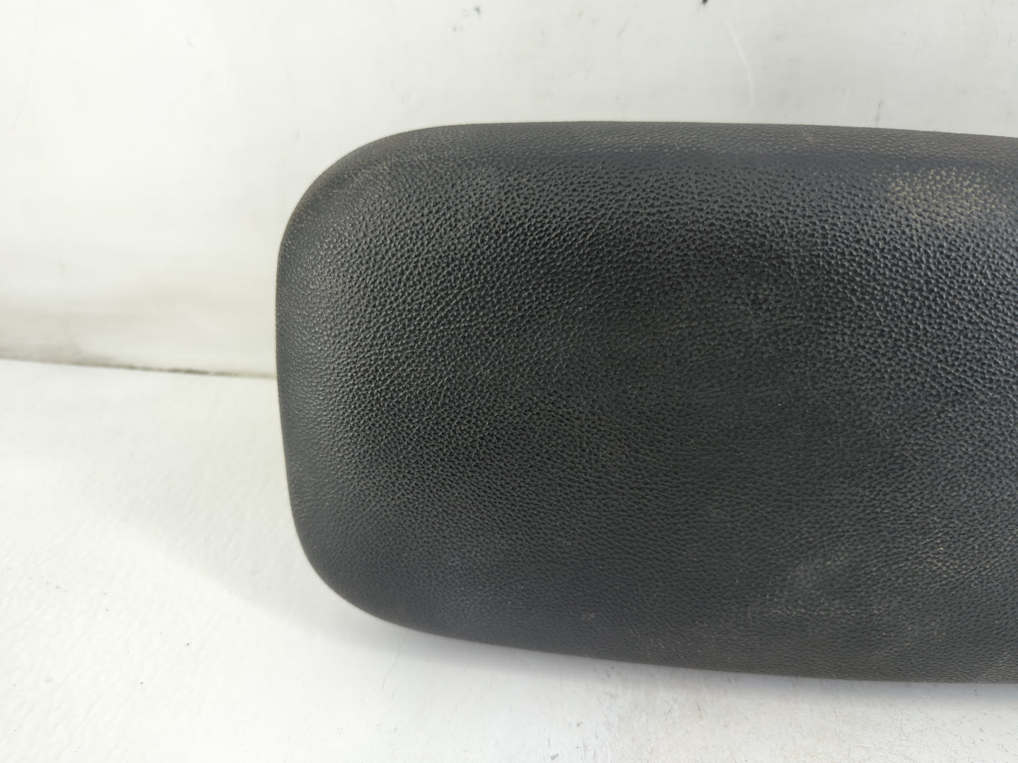 2020 Kia Forte Center Console Armrest Cover Lid P/N:84660-M7000 9899 Fits OEM Used Auto Parts - Oemusedautoparts1.com