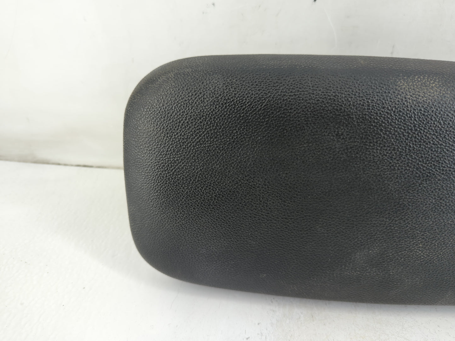 2020 Kia Forte Center Console Armrest Cover Lid P/N:84660-M7000 9899 Fits OEM Used Auto Parts - Oemusedautoparts1.com