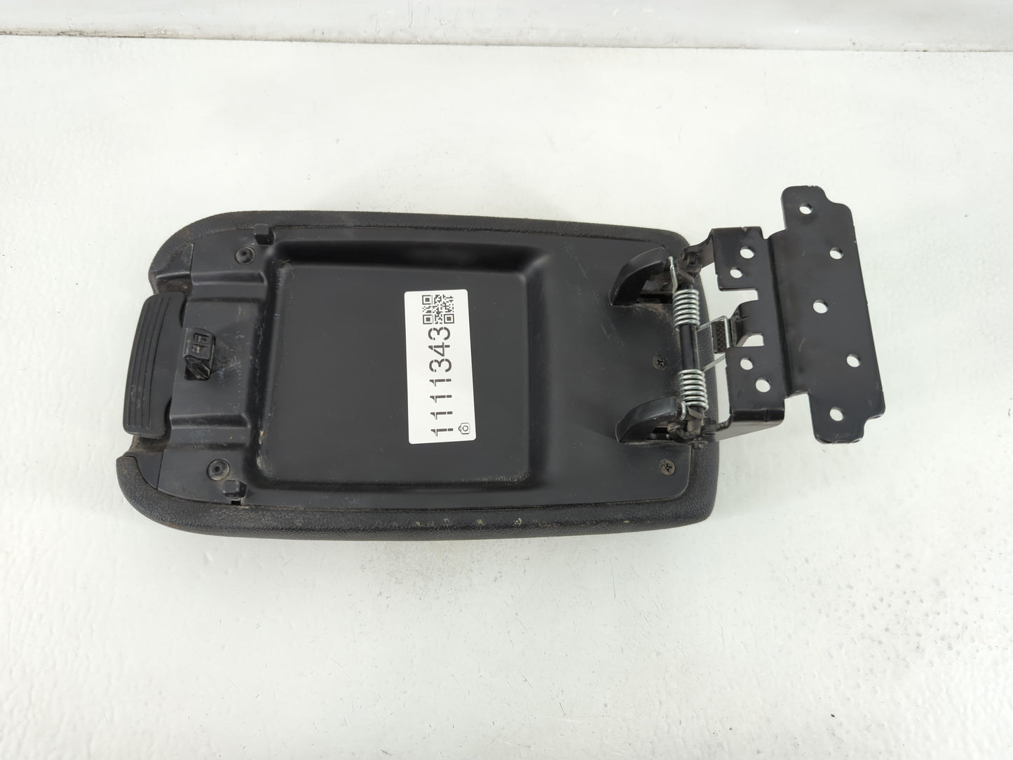 2020 Kia Forte Center Console Armrest Cover Lid P/N:84660-M7000 9899 Fits OEM Used Auto Parts - Oemusedautoparts1.com