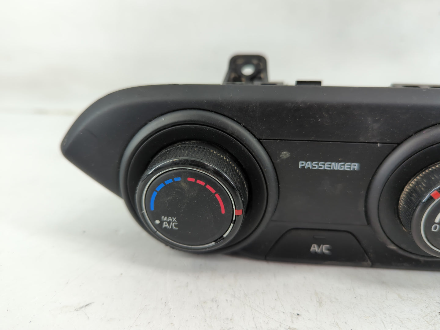 2019-2021 Kia Forte Climate Control Module Temperature AC/Heater Replacement P/N:97250-M6130WK Fits Fits 2019 2020 2021 OEM 