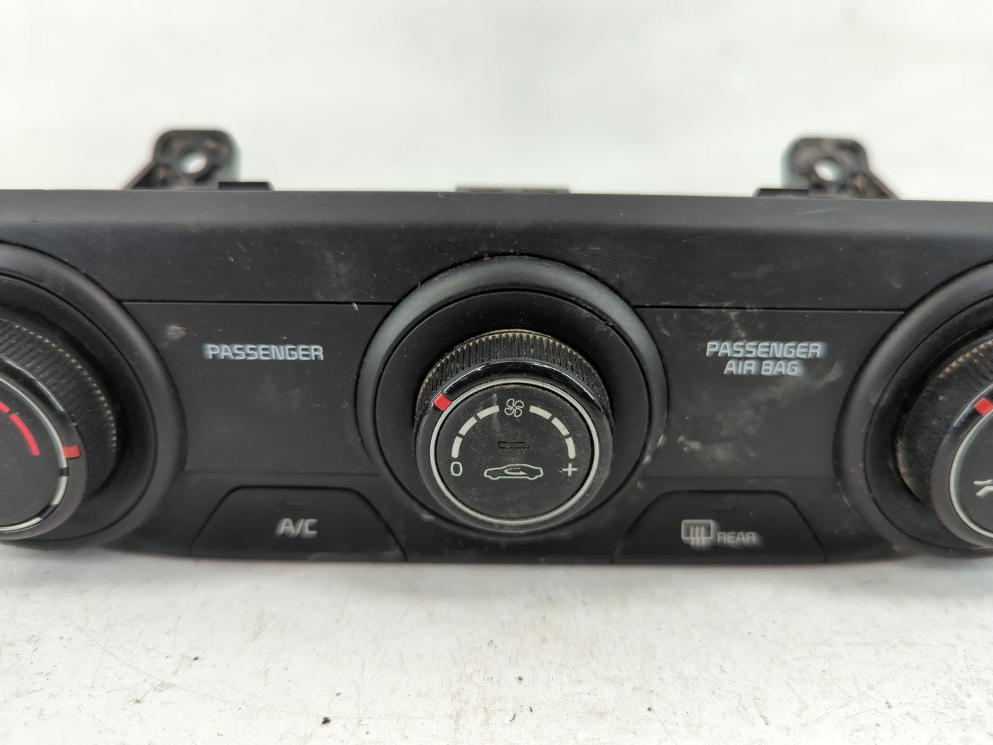 2019-2021 Kia Forte Climate Control Module Temperature AC/Heater Replacement P/N:97250-M6130WK Fits Fits 2019 2020 2021 OEM 