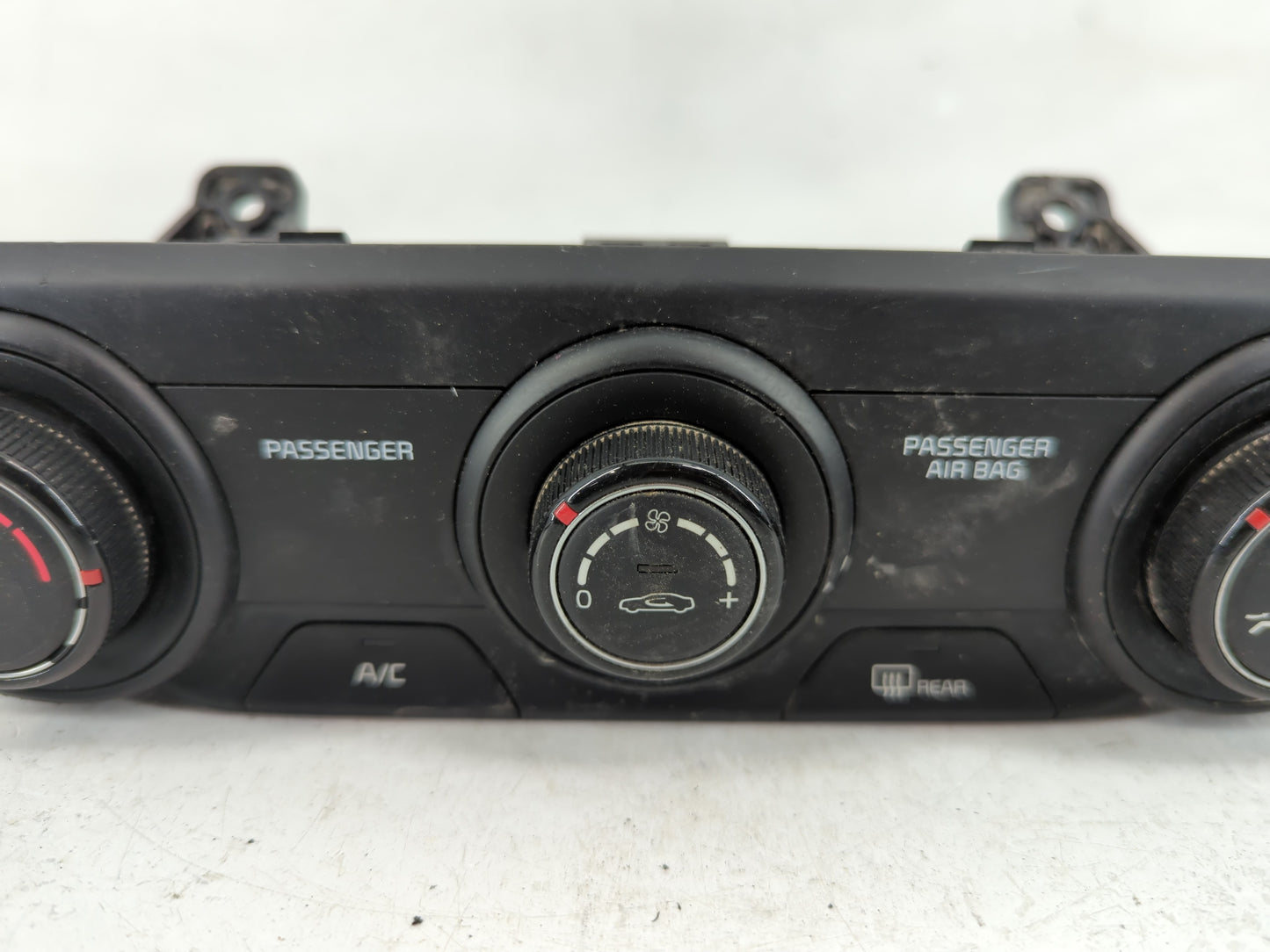 2019-2021 Kia Forte Climate Control Module Temperature AC/Heater Replacement P/N:97250-M6130WK Fits Fits 2019 2020 2021 OEM 