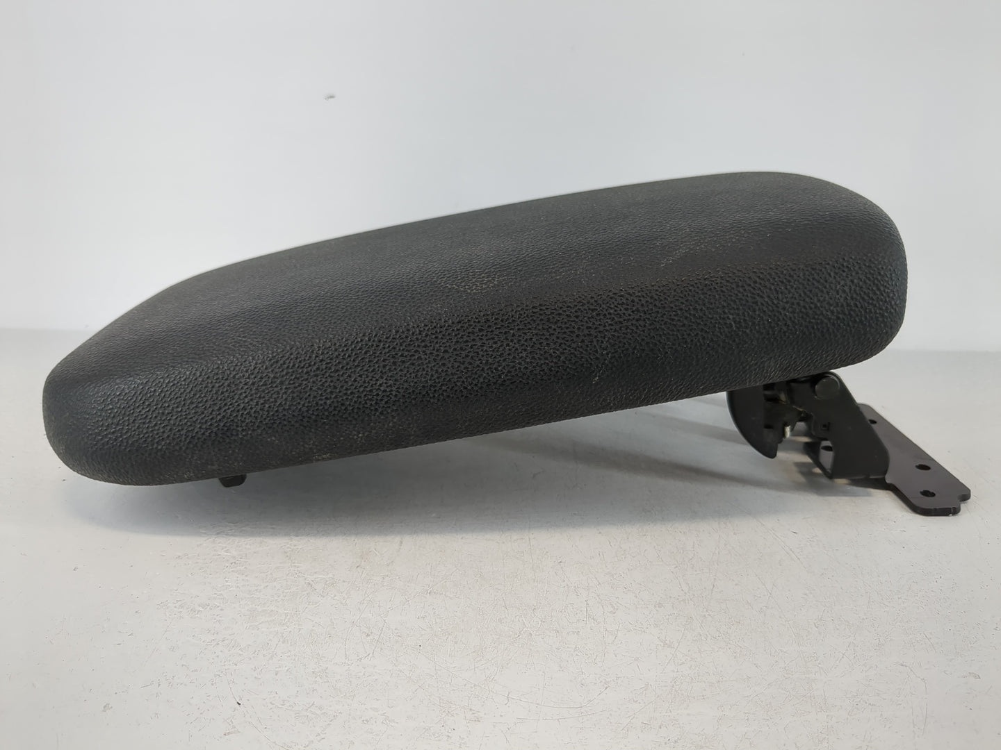 2019-2022 Kia Forte Center Console Armrest Cover Lid P/N:6449 Fits Fits 2019 2020 2021 2022 OEM Used Auto Parts - Oemusedaut