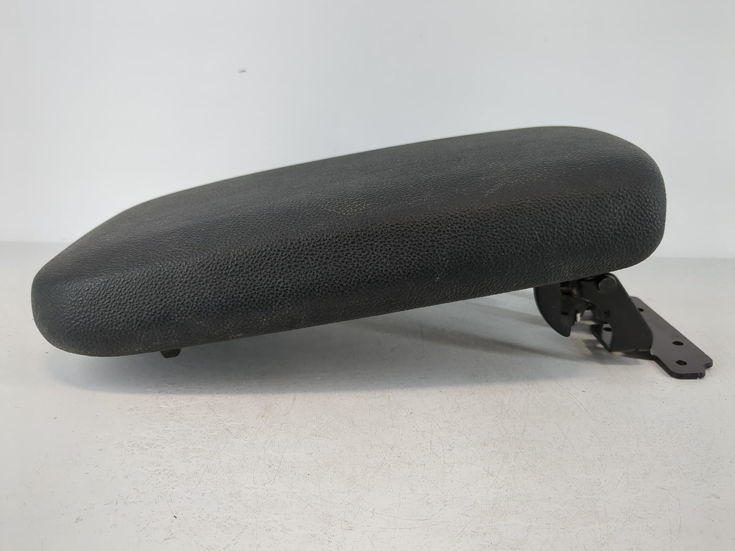 2019-2022 Kia Forte Center Console Armrest Cover Lid P/N:6449 Fits Fits 2019 2020 2021 2022 OEM Used Auto Parts - Oemusedaut