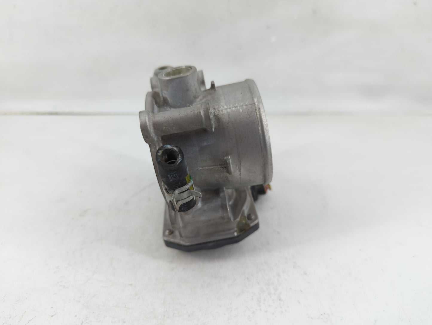 2020-2022 Kia Forte Throttle Body P/N:35100-2E710 Fits Fits 2020 2021 2022 OEM Used Auto Parts - Oemusedautoparts1.com