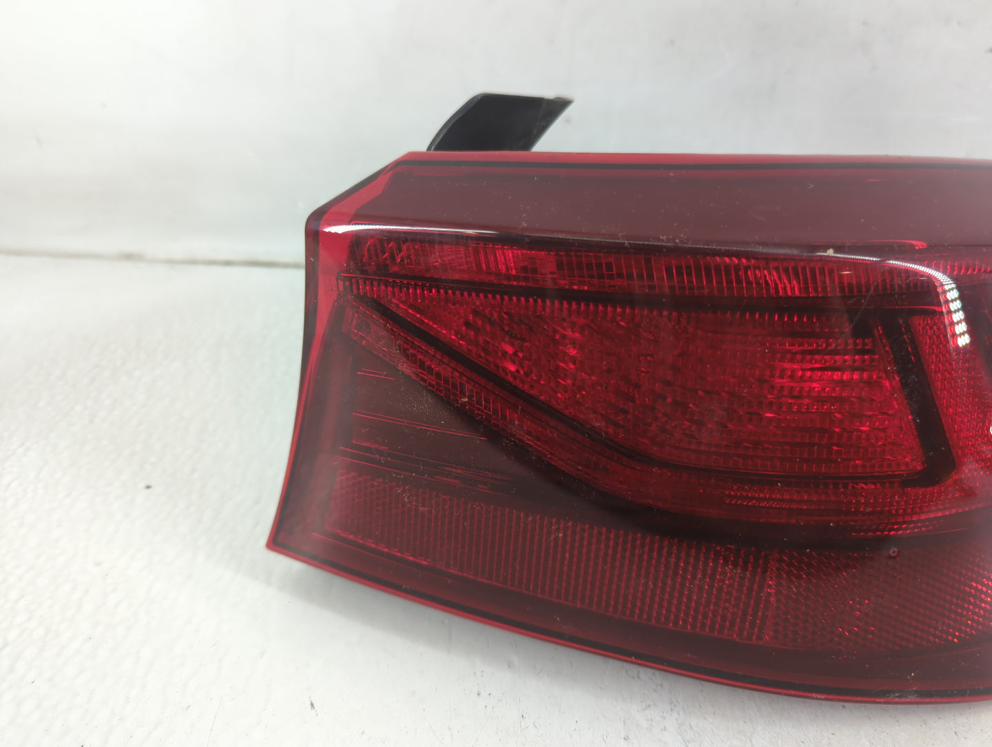 2019-2022 Kia Forte Tail Light Assembly Passenger Right OEM P/N:92402M7000 Fits Fits 2019 2020 2021 2022 OEM Used Auto Parts