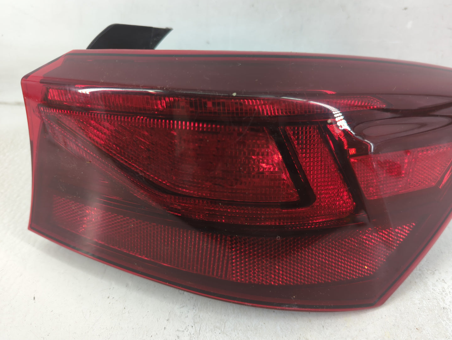 2019-2022 Kia Forte Tail Light Assembly Passenger Right OEM P/N:92402M7000 Fits Fits 2019 2020 2021 2022 OEM Used Auto Parts