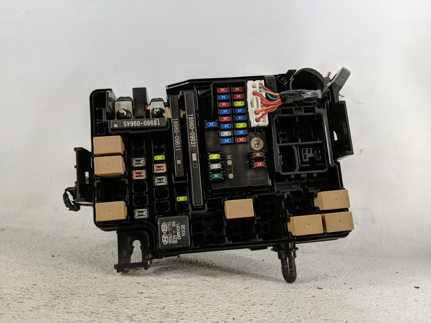 2019-2020 Kia Forte Fusebox Fuse Box Panel Relay Module P/N:91431 M7052 Fits Fits 2019 2020 OEM Used Auto Parts - Oemusedaut