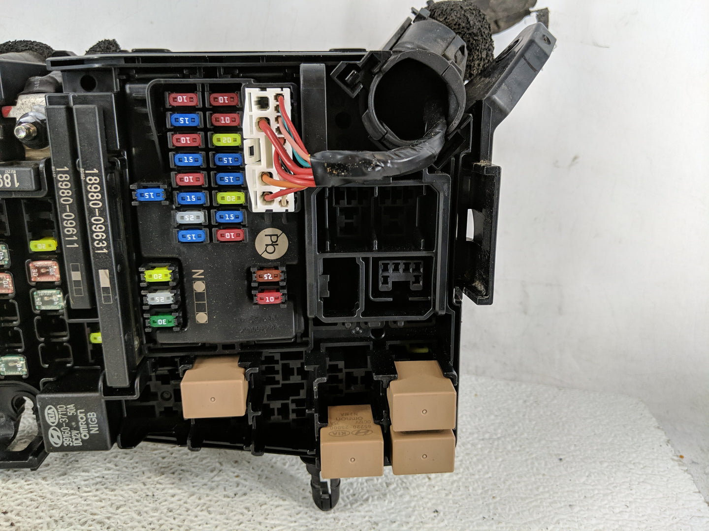 2019-2020 Kia Forte Fusebox Fuse Box Panel Relay Module P/N:91431 M7052 Fits Fits 2019 2020 OEM Used Auto Parts - Oemusedaut