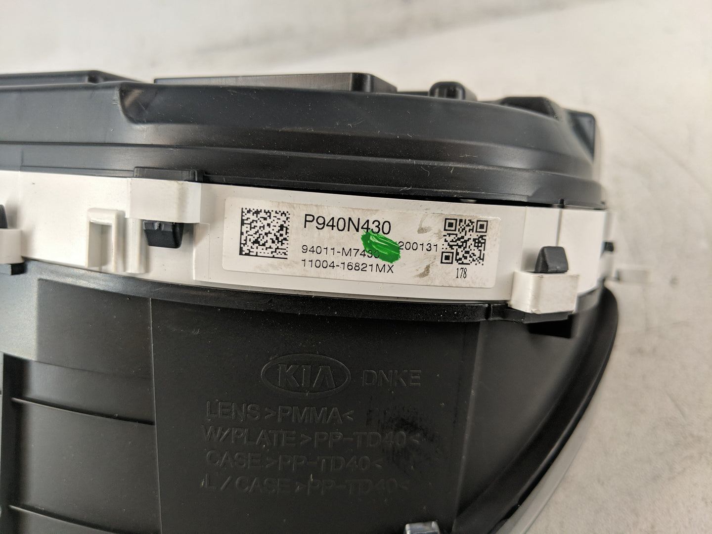 2019-2021 Kia Forte Instrument Cluster Speedometer Gauges P/N:94011-M7430 Fits Fits 2019 2020 2021 OEM Used Auto Parts - Oem