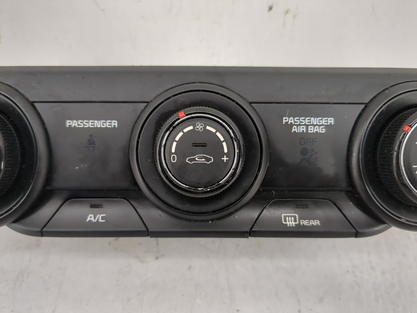 2019-2021 Kia Forte Climate Control Module Temperature AC/Heater Replacement P/N:97250-M6130WK Fits Fits 2019 2020 2021 OEM 