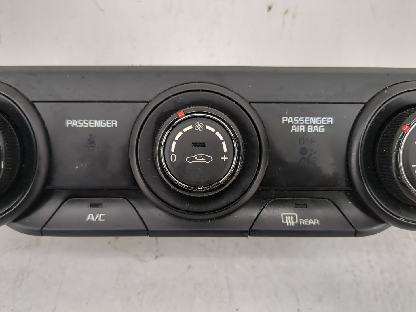 2019-2021 Kia Forte Climate Control Module Temperature AC/Heater Replacement P/N:97250-M6130WK Fits Fits 2019 2020 2021 OEM 