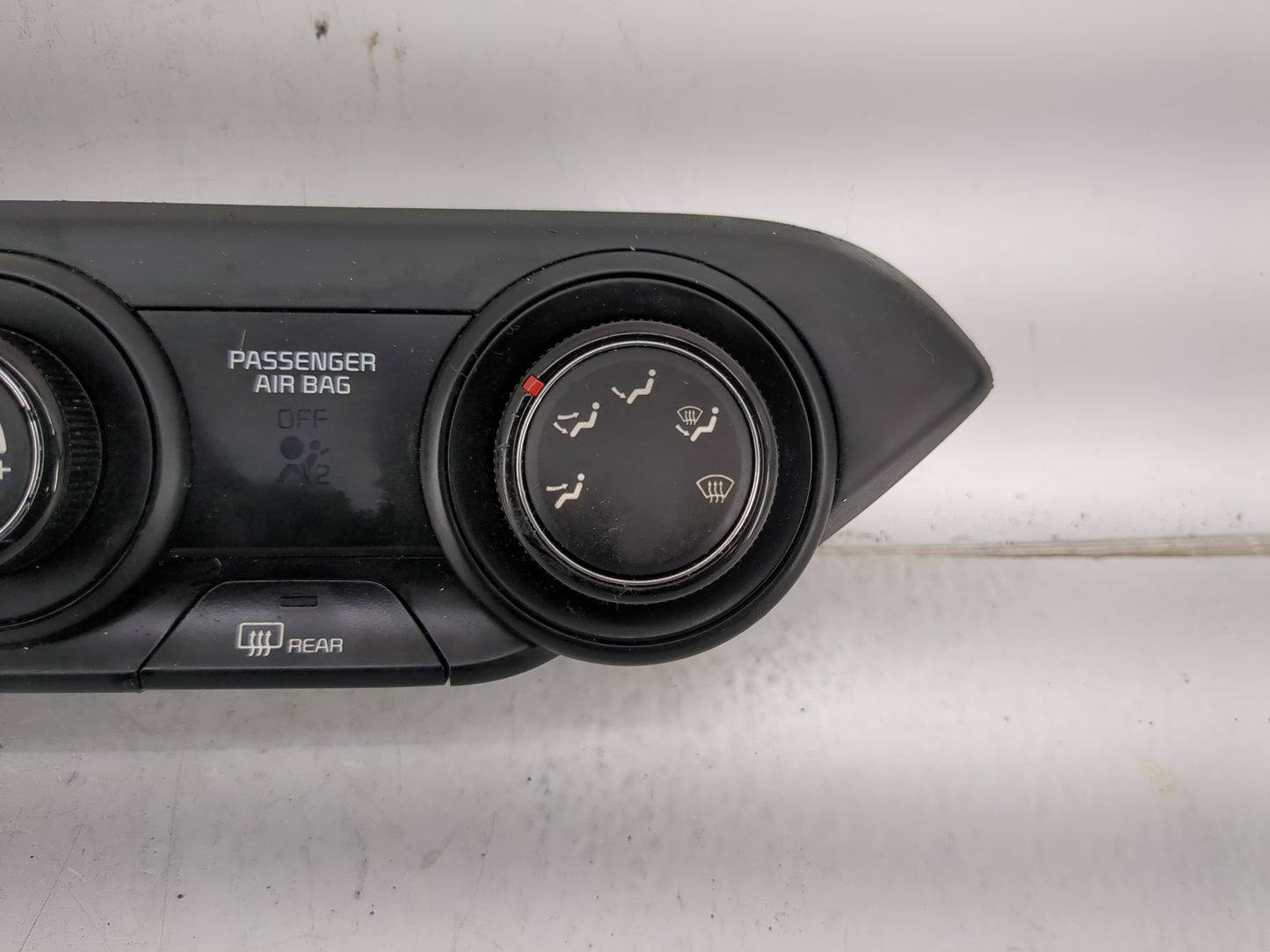 2019-2021 Kia Forte Climate Control Module Temperature AC/Heater Replacement P/N:97250-M6130WK Fits Fits 2019 2020 2021 OEM 