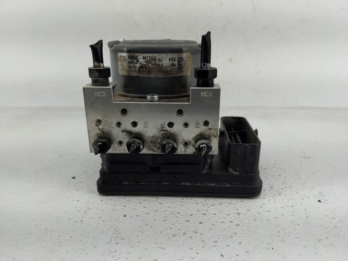 2019-2021 Kia Forte Anti-Lock Brake ABS Pump Module Actuator OEM P/N:58900-M7250 Fits Fits 2019 2020 2021 OEM Used Auto Part